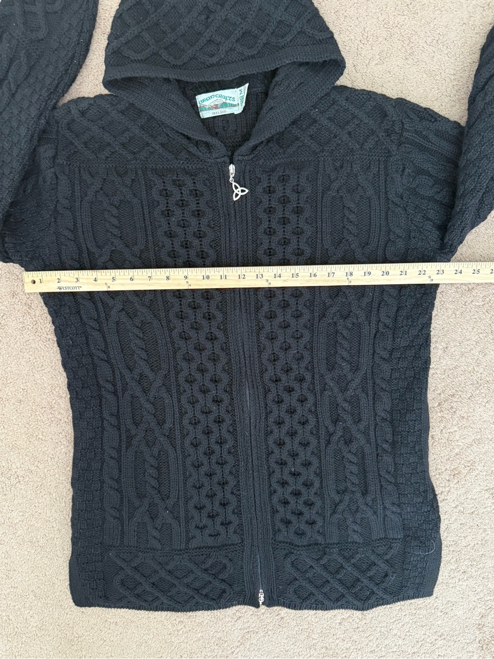 Aran Crafts Women’s Merino Wool Black Cable-Knit Zip Hoodie Cardigan - Picture 5 of 6